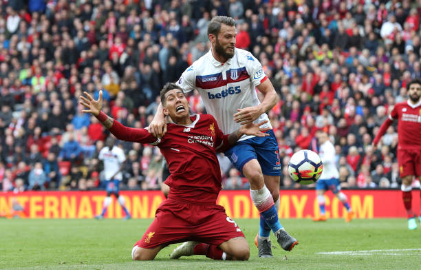 曼联联赛不胜魔咒继续，“大傻春”请拜师“大头”.