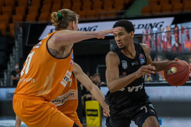 进一步扩大 进一步扩大