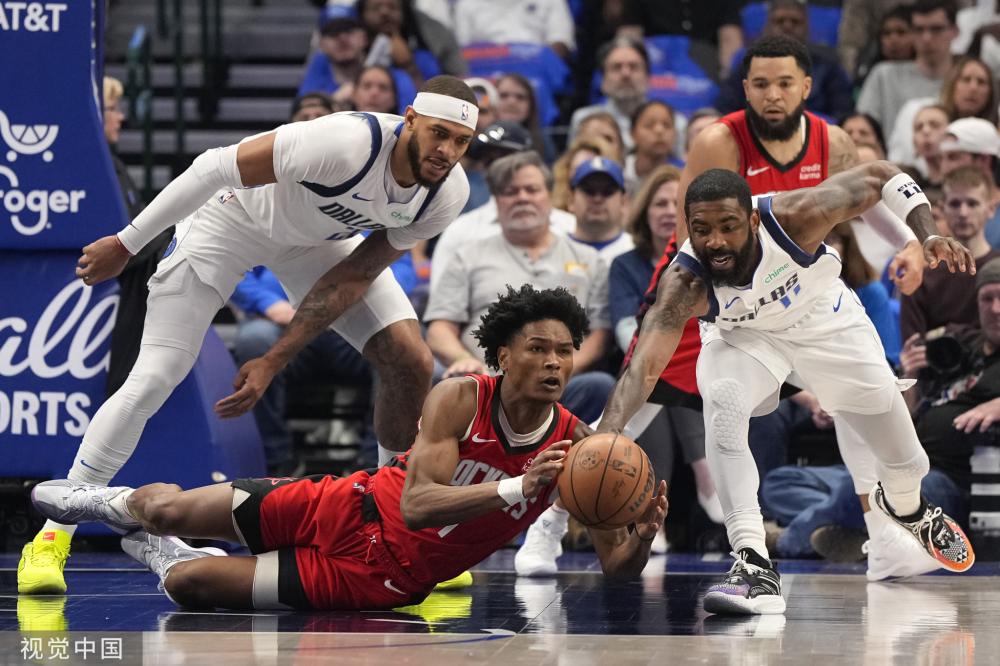 德约百冠梦想未竟，门希克捧杯，05后首成大师.